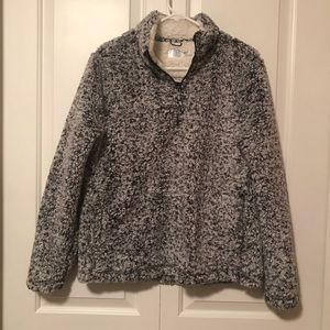 NEVER WORN Pullover, half zip, fuzzy sweatshirt